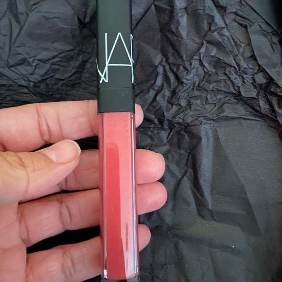 Sold π£ New Nars Lipgloss - Picture 2 of 2